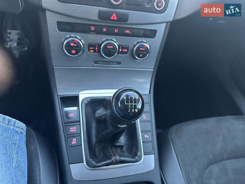 Універсал Volkswagen Passat 2012 в Ніжині