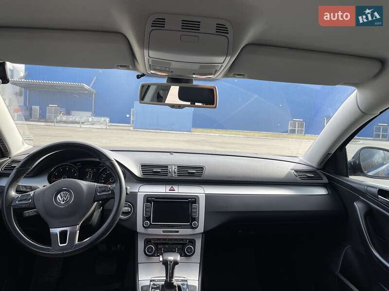 Седан Volkswagen Passat 2010 в Києві