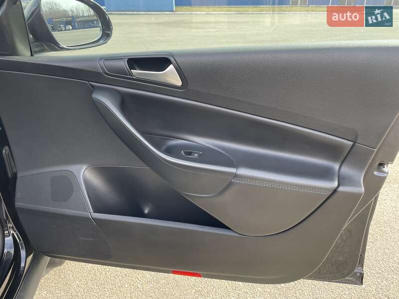 Седан Volkswagen Passat 2010 в Києві