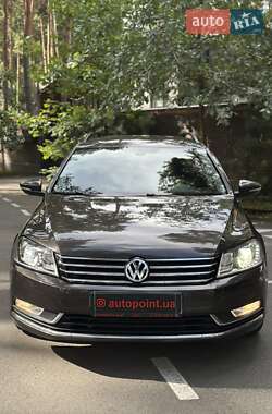Универсал Volkswagen Passat 2012 в Белогородке
