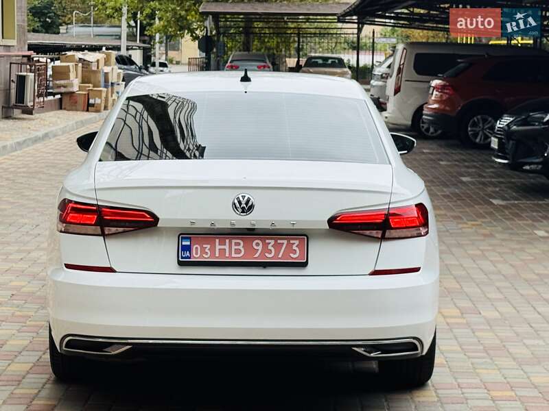 Седан Volkswagen Passat 2020 в Одессе
