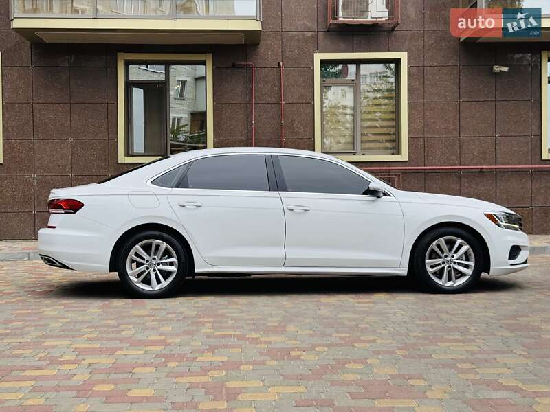 Седан Volkswagen Passat 2020 в Одессе