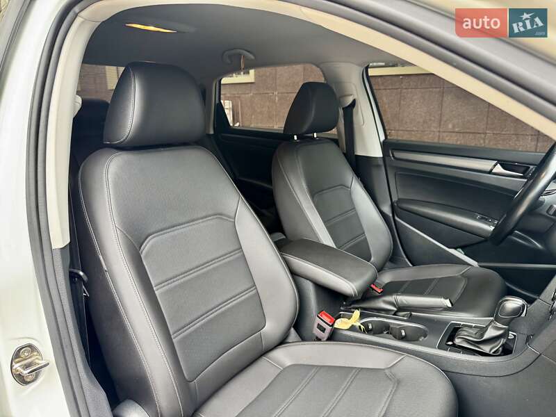 Седан Volkswagen Passat 2020 в Одессе