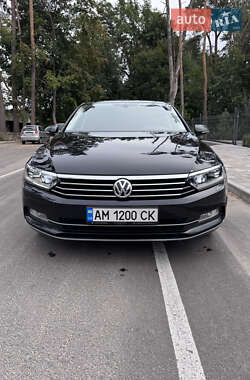 Седан Volkswagen Passat 2017 в Житомирі