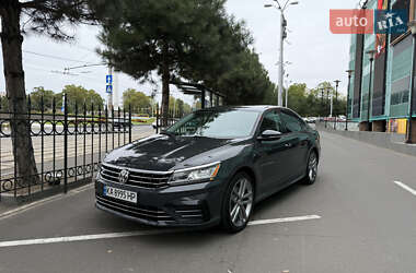 Седан Volkswagen Passat 2018 в Одессе