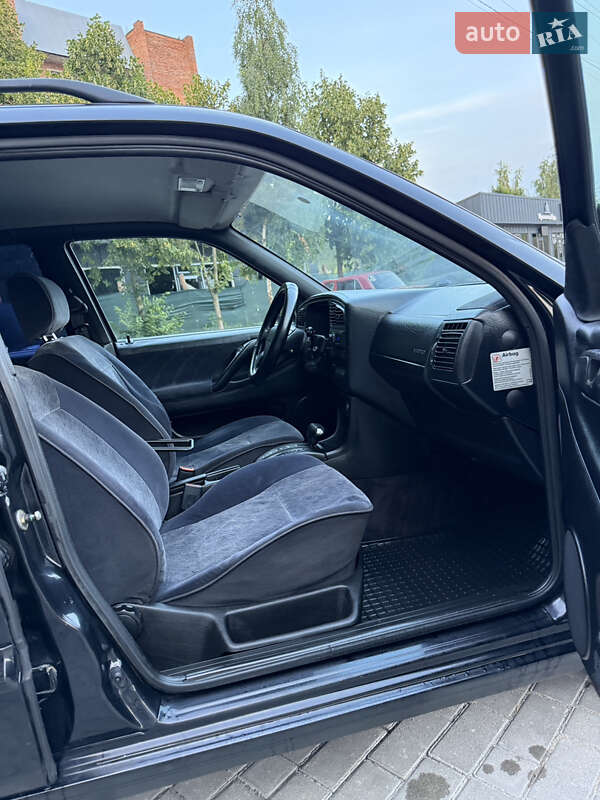 Універсал Volkswagen Passat 1995 в Кременці