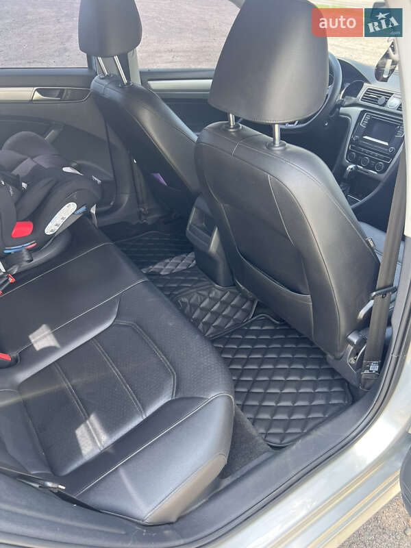 Седан Volkswagen Passat 2016 в Харькове