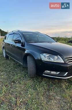 Універсал Volkswagen Passat 2012 в 