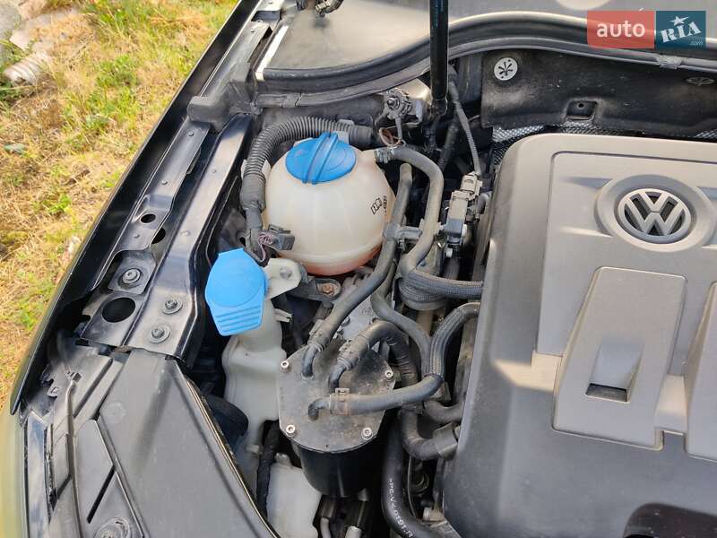 Седан Volkswagen Passat 2011 в Сокале