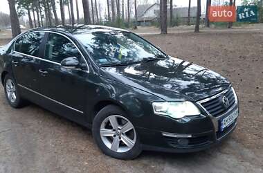 Седан Volkswagen Passat 2006 в Олевську