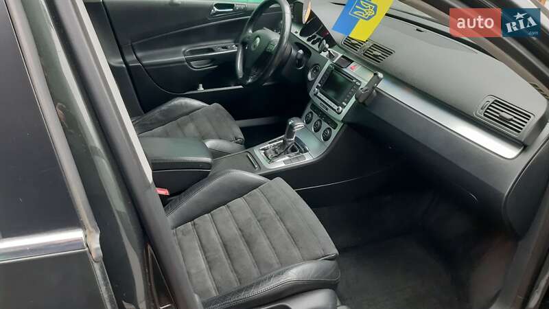 Седан Volkswagen Passat 2006 в Олевську