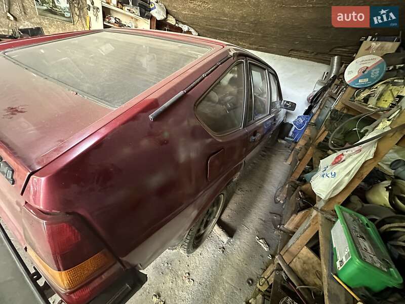 Универсал Volkswagen Passat 1982 в Тарутине