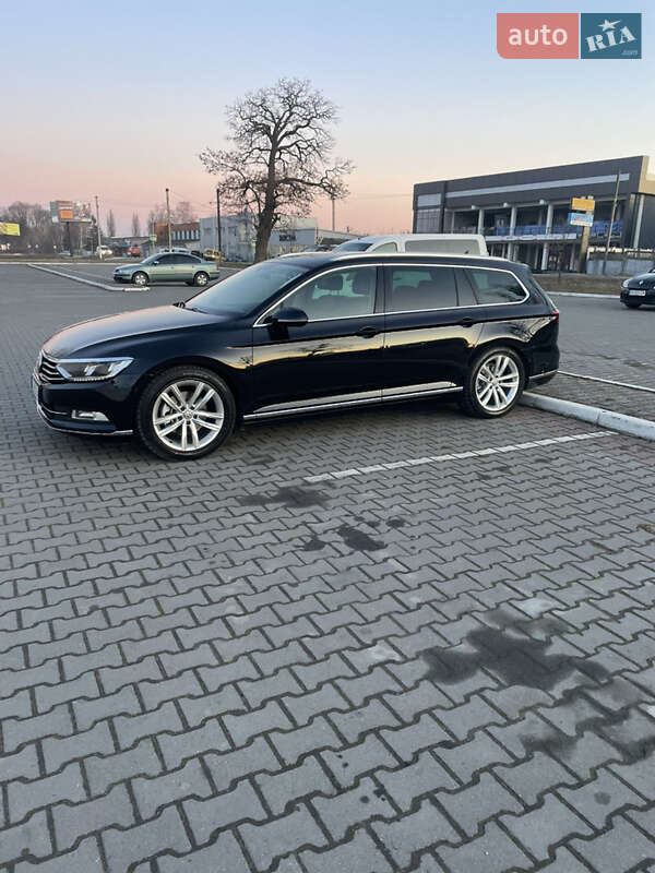 Універсал Volkswagen Passat 2015 в Чернівцях