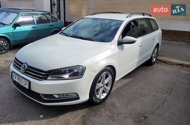 Універсал Volkswagen Passat 2014 в Києві