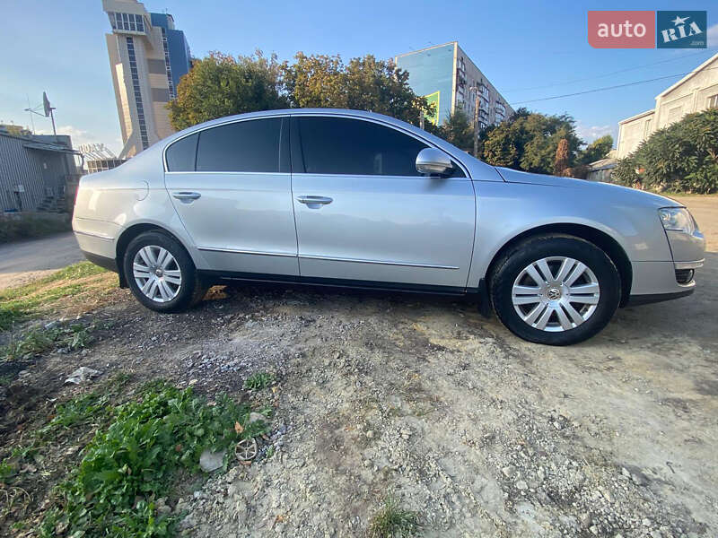 Седан Volkswagen Passat 2008 в Харькове
