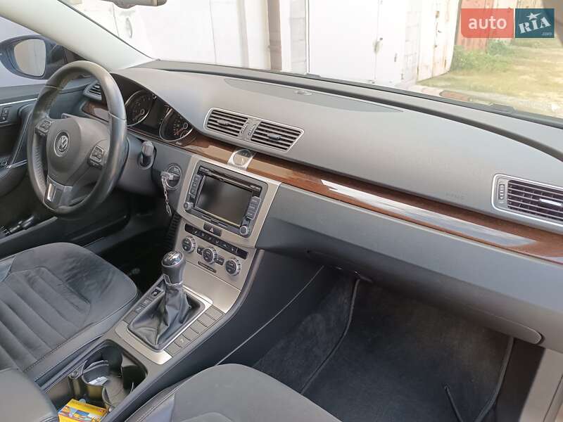 Седан Volkswagen Passat 2012 в Киеве фото 6 Седан Volkswagen Passat 2012 в Киеве