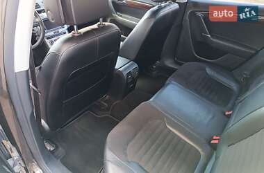 Седан Volkswagen Passat 2012 в 