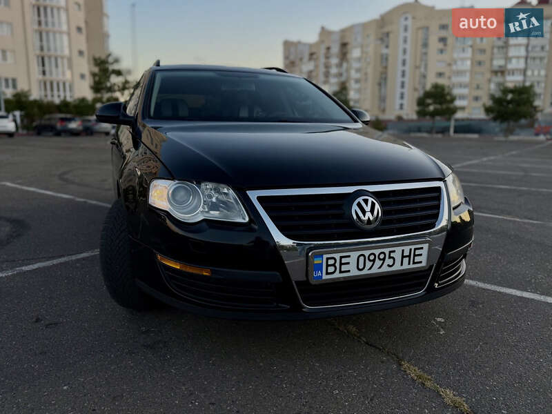 Універсал Volkswagen Passat 2005 в Миколаєві