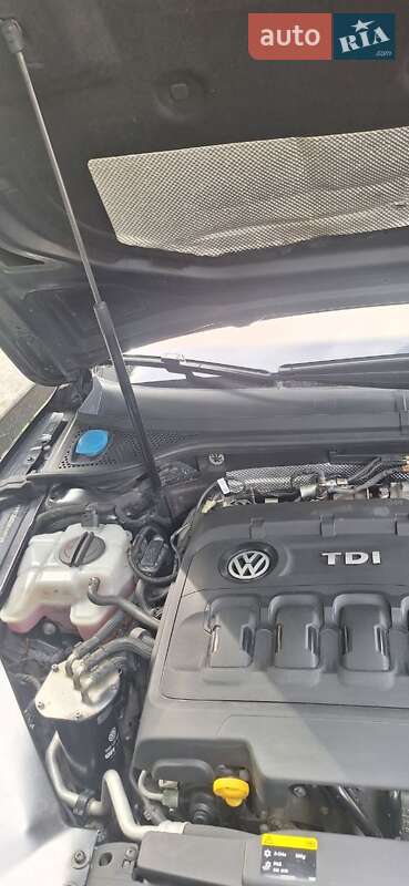 Універсал Volkswagen Passat 2015 в Кам'янець-Подільському