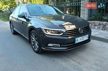 Седан Volkswagen Passat 2018 в Киеве