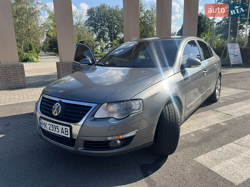 Седан Volkswagen Passat 2006 в Первомайську