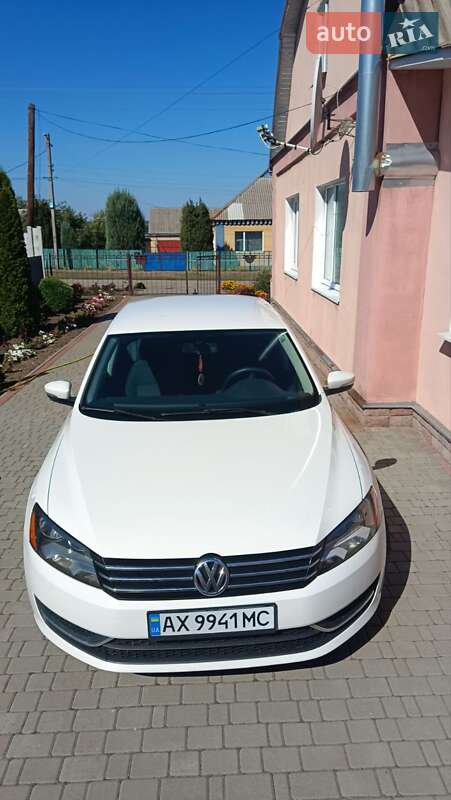 Седан Volkswagen Passat 2013 в Лозовій