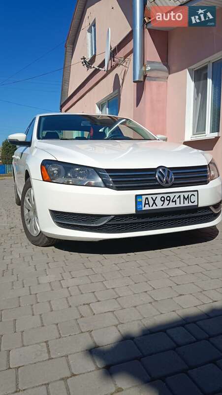 Седан Volkswagen Passat 2013 в Лозовій