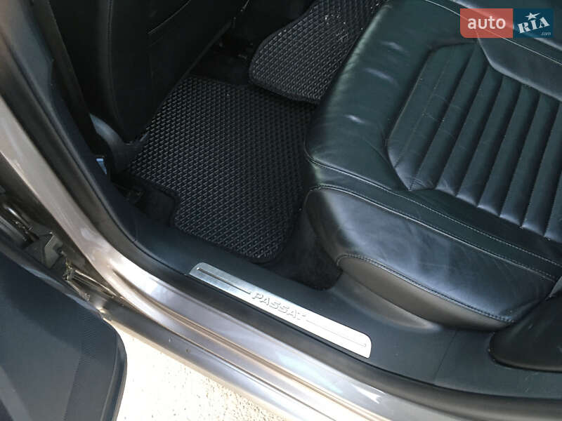 Універсал Volkswagen Passat 2011 в Харкові