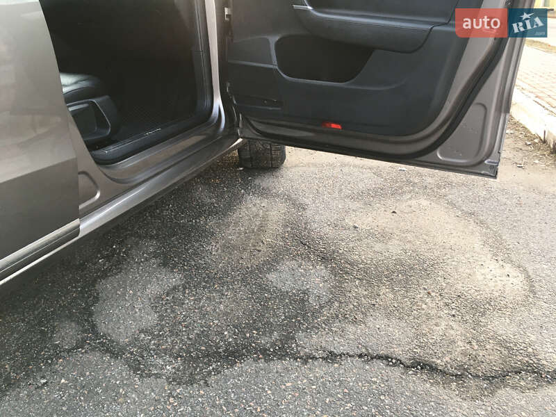 Універсал Volkswagen Passat 2011 в Харкові