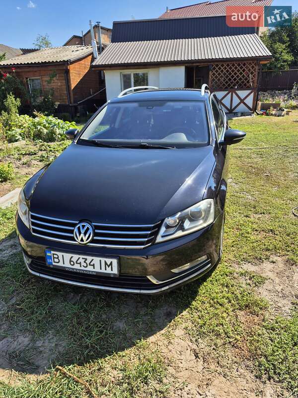 Універсал Volkswagen Passat 2012 в 