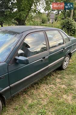 Седан Volkswagen Passat 1988 в Калуше