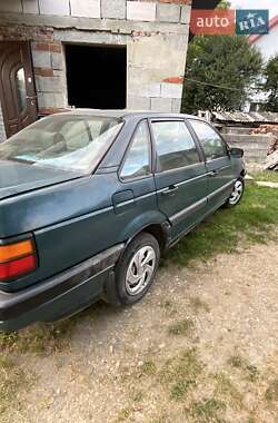 Седан Volkswagen Passat 1988 в Калуше