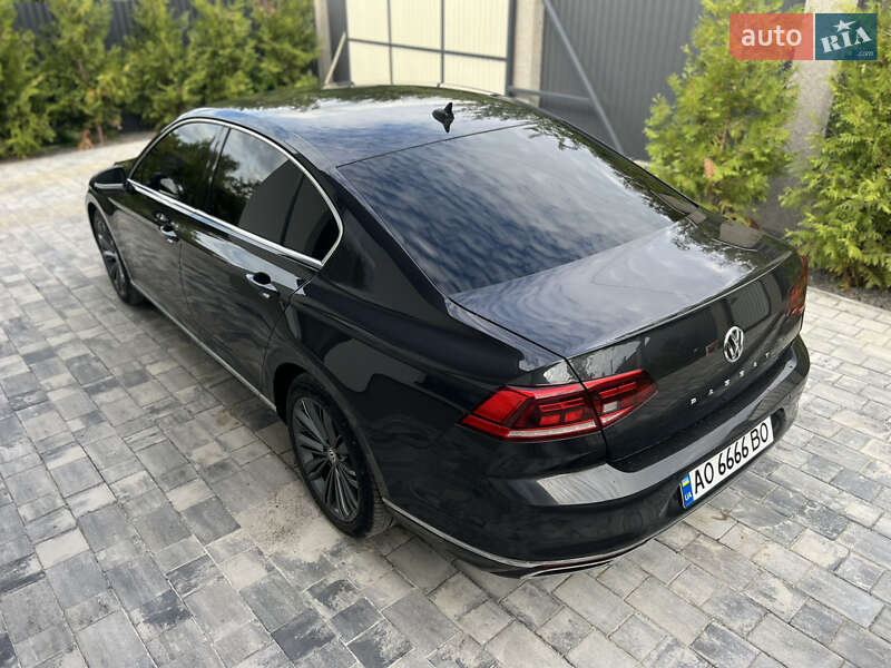 Седан Volkswagen Passat 2019 в Ужгороді