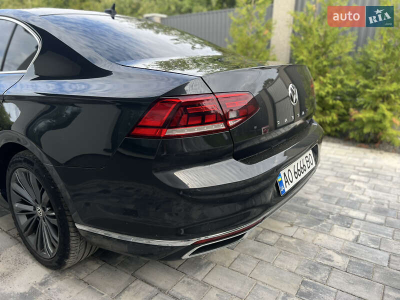 Седан Volkswagen Passat 2019 в Ужгороді