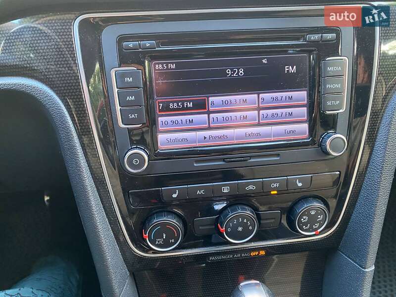 Седан Volkswagen Passat 2014 в Днепре