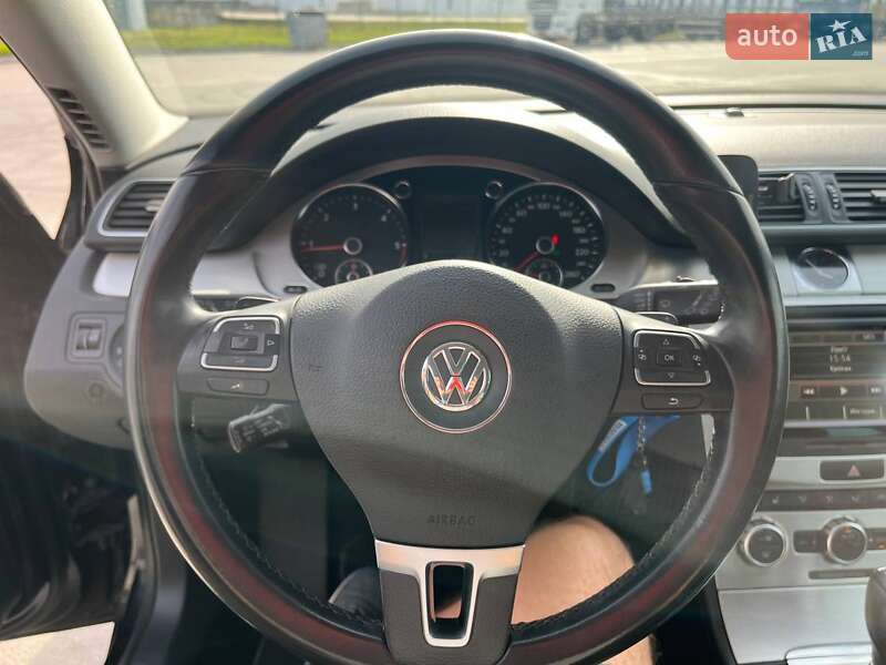 Универсал Volkswagen Passat 2012 в Коростене