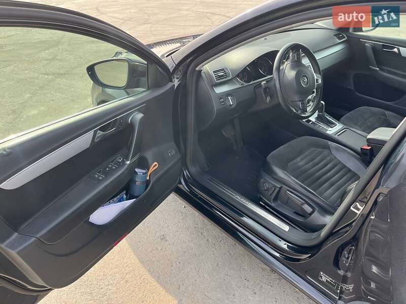 Универсал Volkswagen Passat 2012 в Коростене