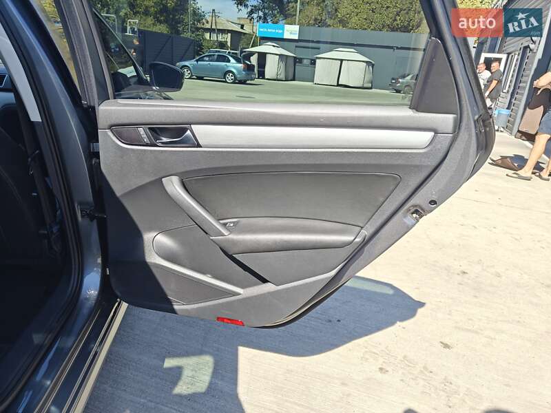 Седан Volkswagen Passat 2013 в Жовтих Водах