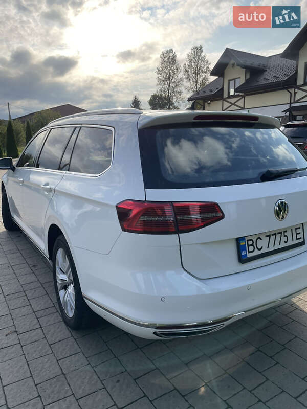 Универсал Volkswagen Passat 2016 в Киеве