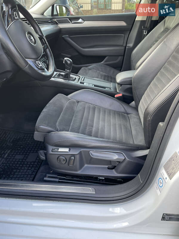 Универсал Volkswagen Passat 2016 в Киеве