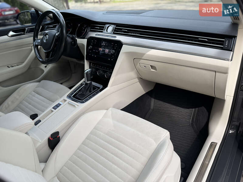 Седан Volkswagen Passat 2017 в Трускавці