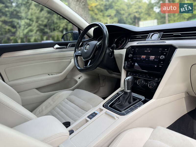 Седан Volkswagen Passat 2017 в Трускавці