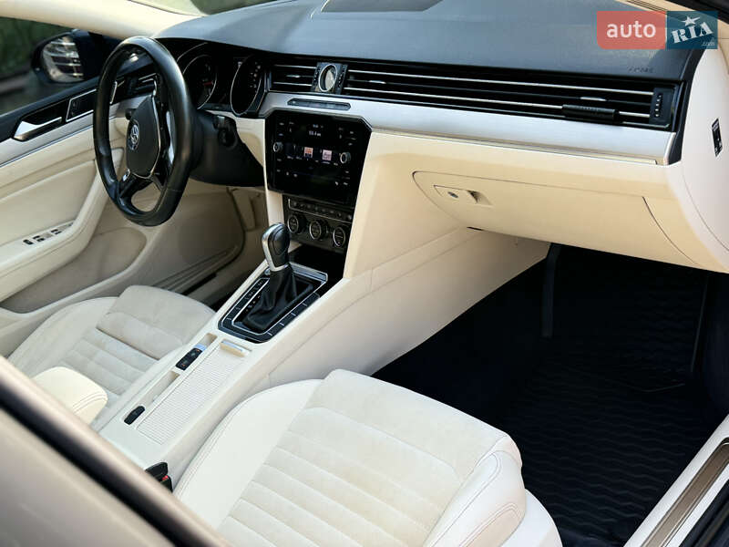 Седан Volkswagen Passat 2017 в Трускавці