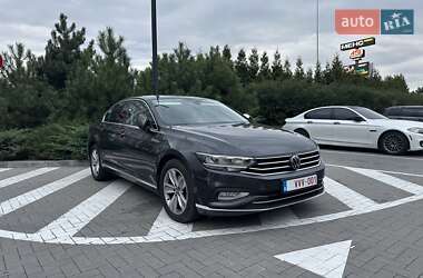 Універсал Volkswagen Passat 2021 в Івано-Франківську