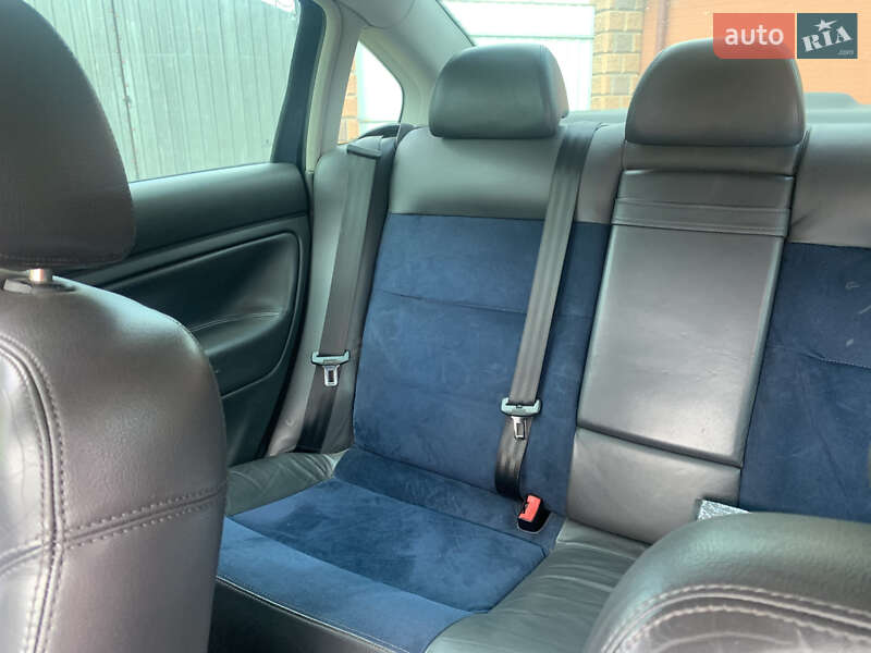 Седан Volkswagen Passat 2004 в Киеве