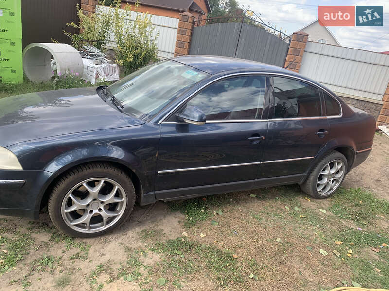 Седан Volkswagen Passat 2004 в Киеве