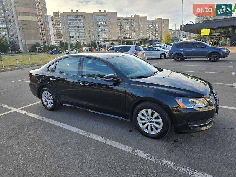 Седан Volkswagen Passat 2012 в Киеве