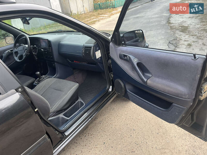 Универсал Volkswagen Passat 1995 в Киеве фото 18 Универсал Volkswagen Passat 1995 в Киеве