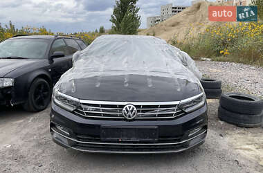 Седан Volkswagen Passat 2016 в Киеве