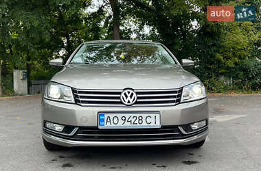 Седан Volkswagen Passat 2013 в Ужгороде